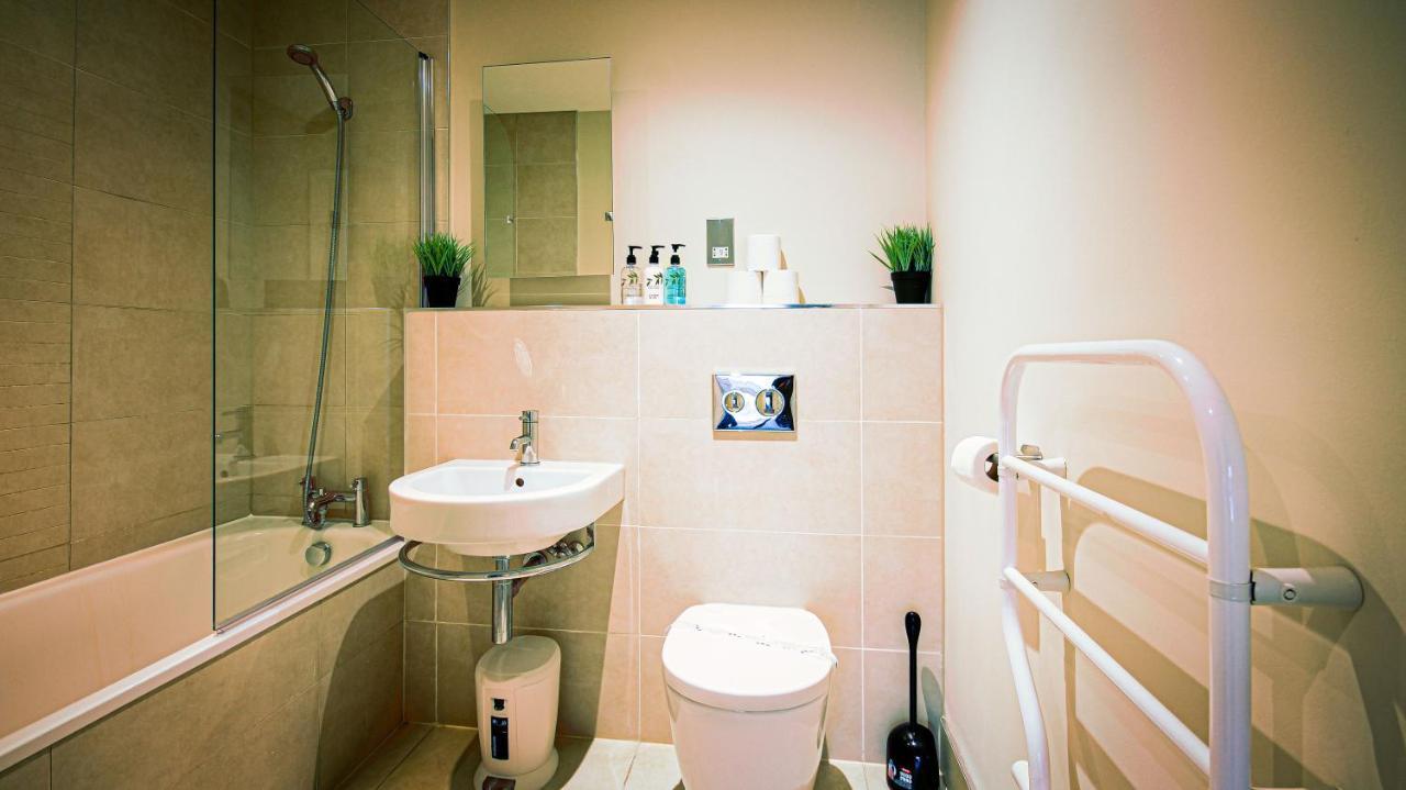 Superb City Center 1 Or 2 Bedroom Apts King Bed Southampton Exterior foto
