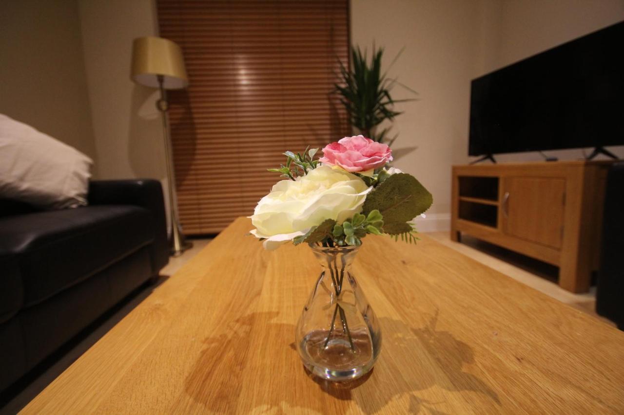 Superb City Center 1 Or 2 Bedroom Apts King Bed Southampton Exterior foto